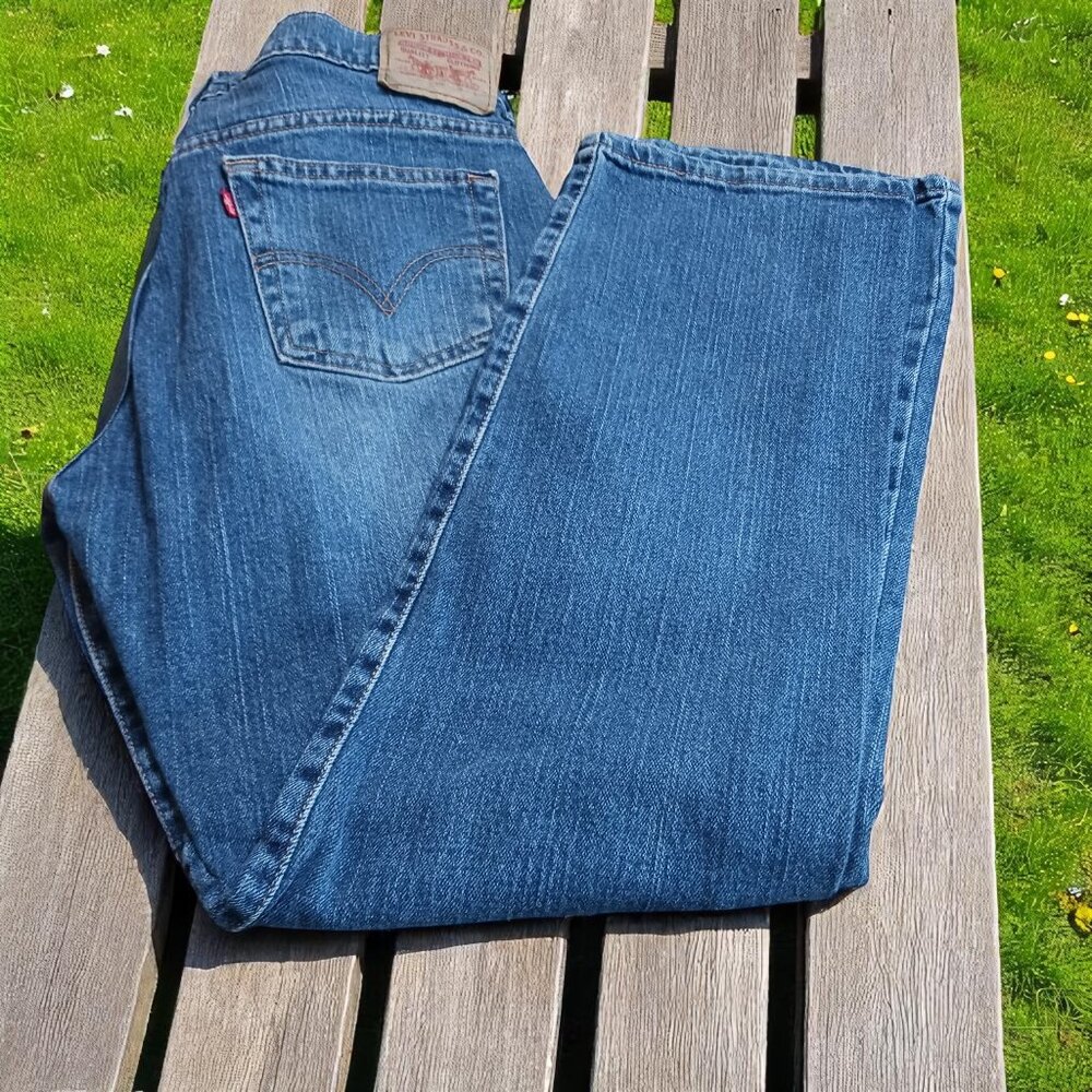 Levi’s Women’s Red Tab Nouveau Straight Jeans – Size 8 – Stretch Denim